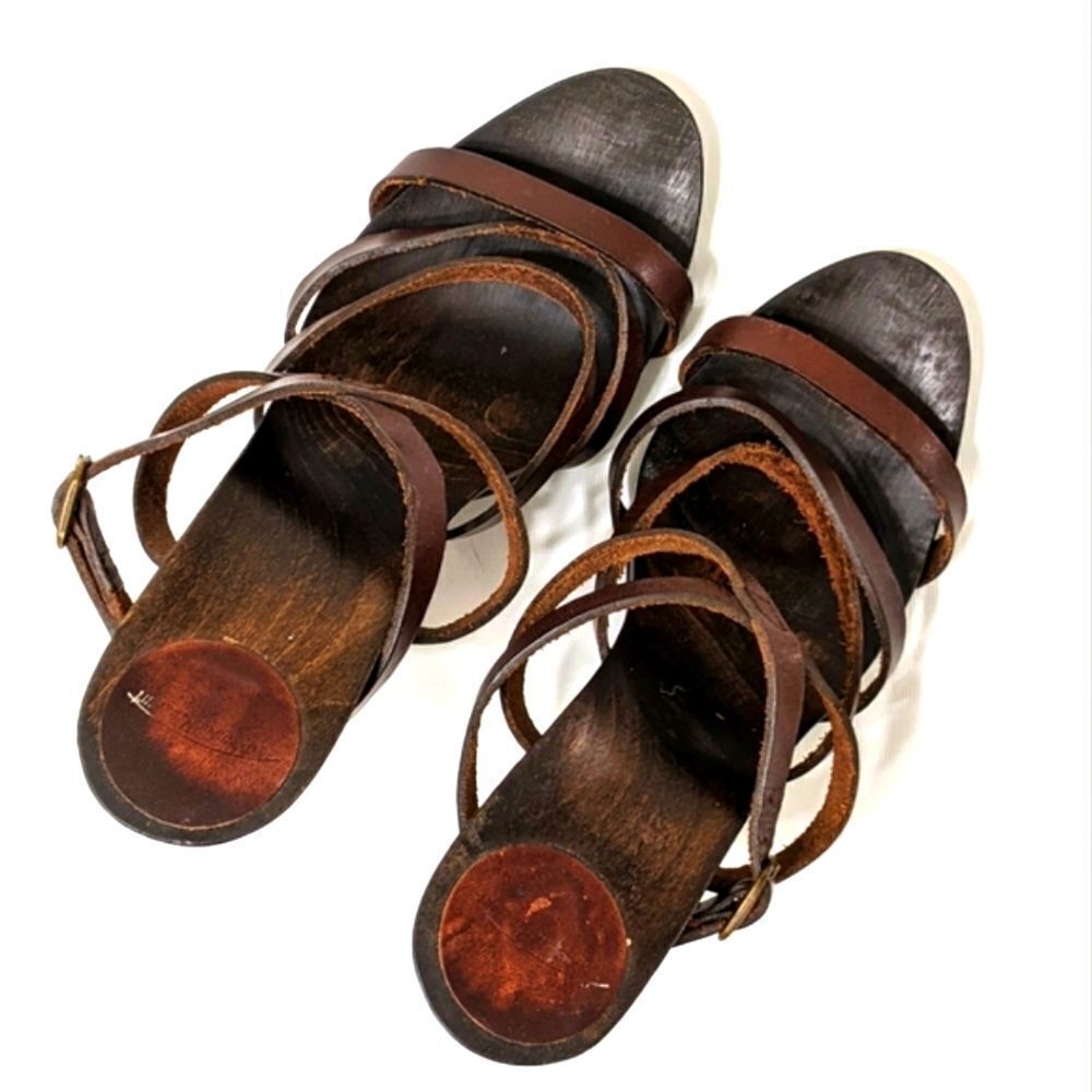 Stephane de Raucourt Strappy Wooden Heels - Picture 9 of 9